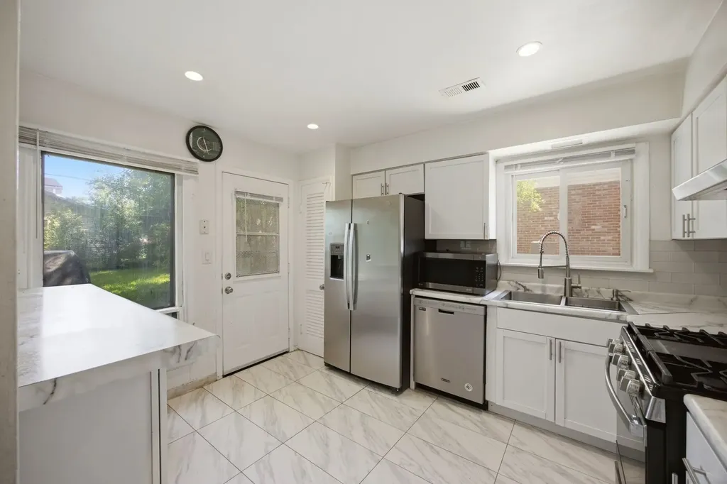 1142 Brighton Place Glen Ellyn IL 60137