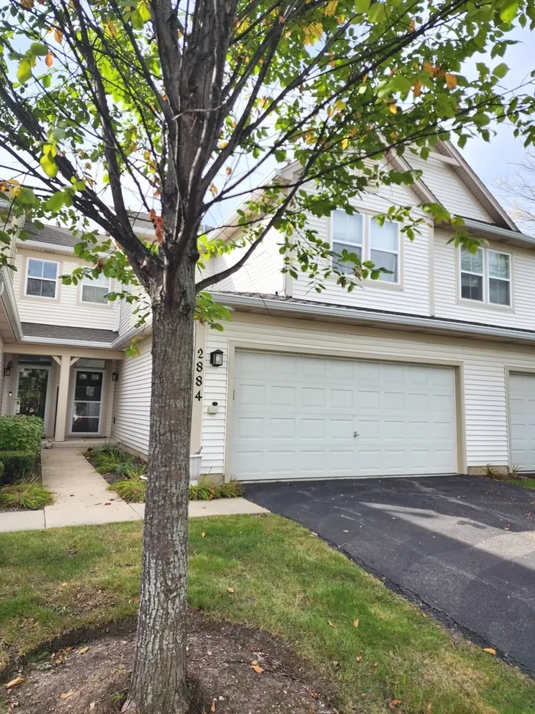 2884 Falling Waters Lane Lindenhurst IL 60046