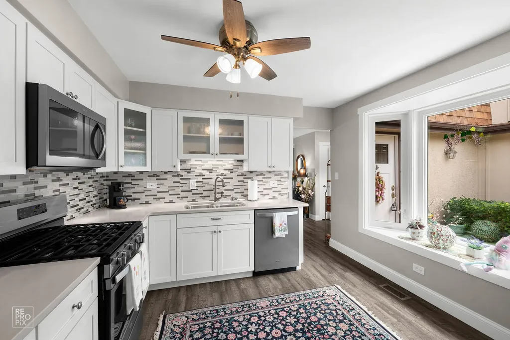 139 Cascade Drive Indian Head Park IL 60525