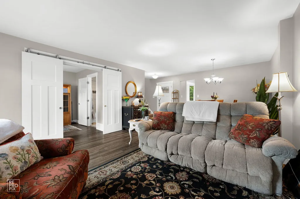 139 Cascade Drive Indian Head Park IL 60525