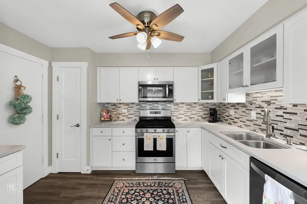 139 Cascade Drive Indian Head Park IL 60525