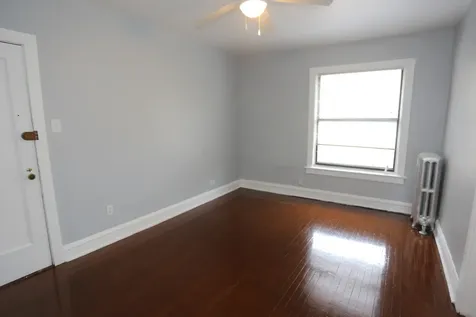 4602 North Beacon Street Chicago IL 60640