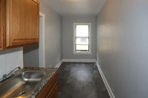 4602 North Beacon Street Chicago IL 60640