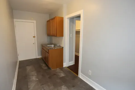 4602 North Beacon Street Chicago IL 60640