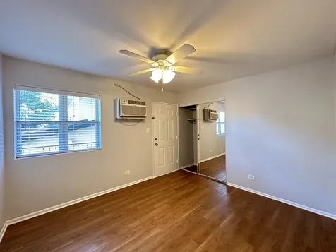 4537 North Dover Street Chicago IL 60640