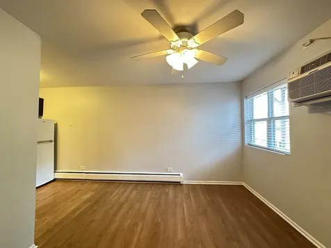 4537 North Dover Street Chicago IL 60640