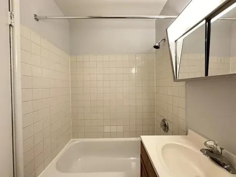 4537 North Dover Street Chicago IL 60640