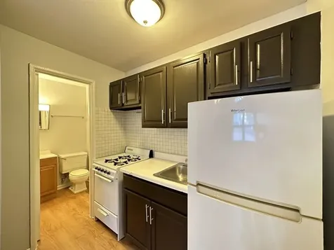 4537 North Dover Street Chicago IL 60640