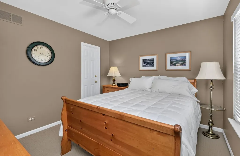 1702 Astor Avenue Oakbrook Terrace IL 60181
