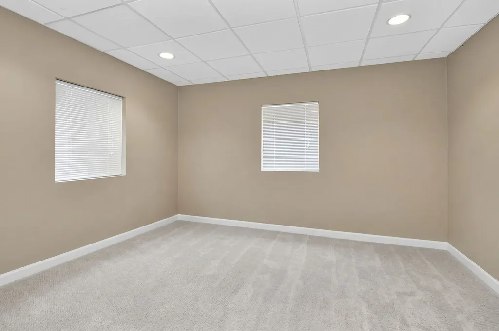 1702 Astor Avenue Oakbrook Terrace IL 60181
