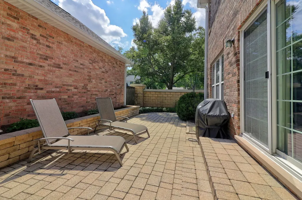1702 Astor Avenue Oakbrook Terrace IL 60181