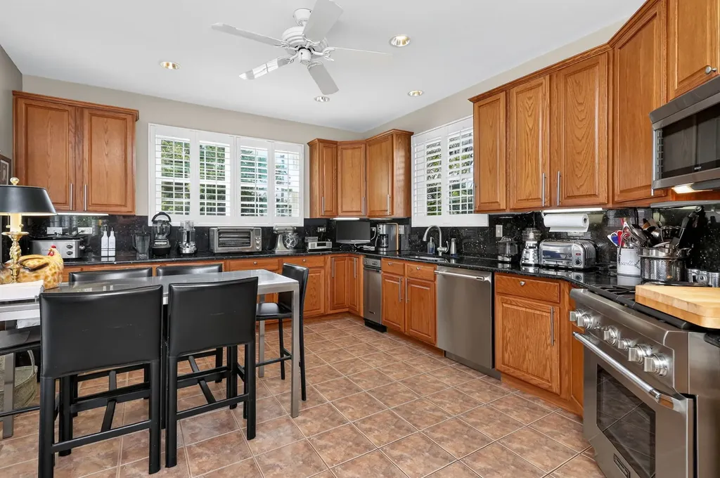 1702 Astor Avenue Oakbrook Terrace IL 60181