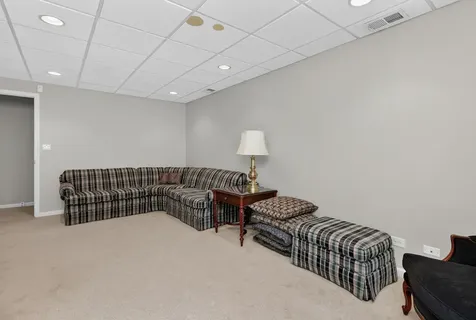 1702 Astor Avenue Oakbrook Terrace IL 60181