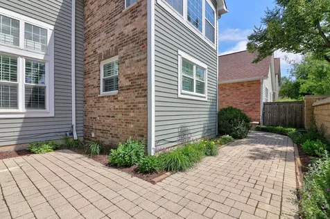 1702 Astor Avenue Oakbrook Terrace IL 60181
