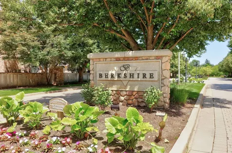 1702 Astor Avenue Oakbrook Terrace IL 60181