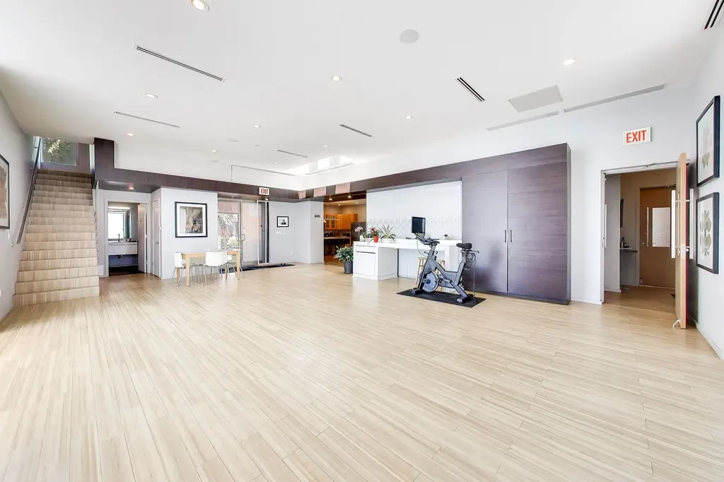614 North Ashland Avenue Chicago IL 60622