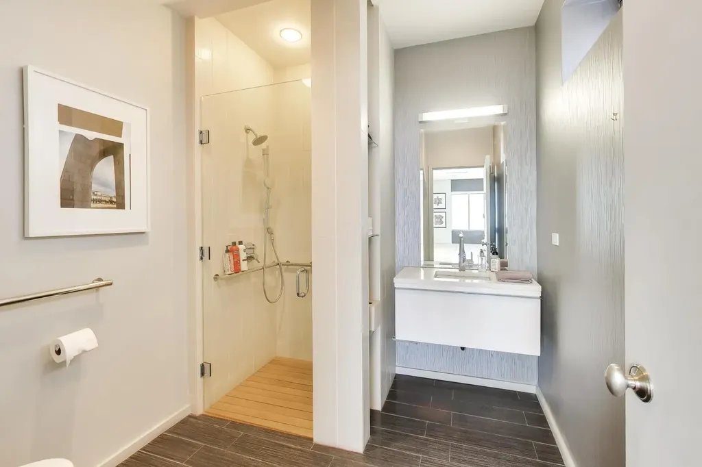 614 North Ashland Avenue Chicago IL 60622