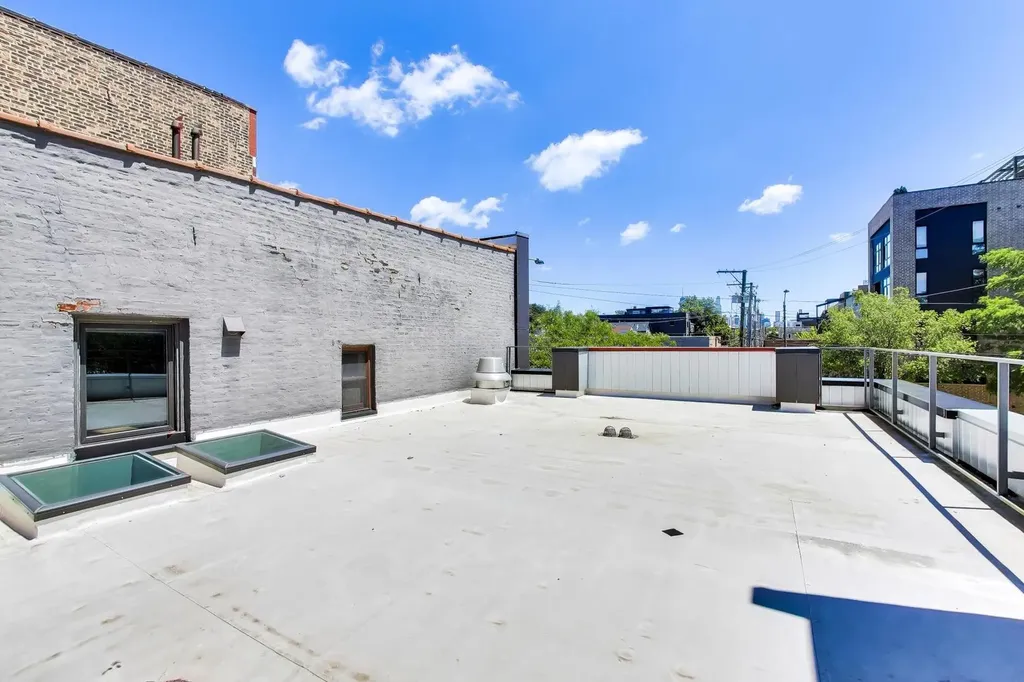 614 North Ashland Avenue Chicago IL 60622