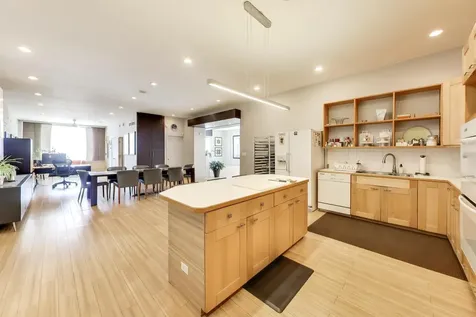 614 North Ashland Avenue Chicago IL 60622