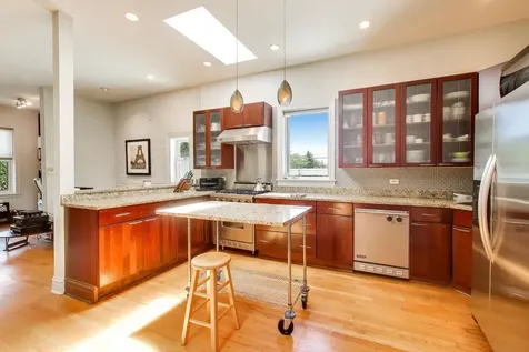 614 North Ashland Avenue Chicago IL 60622