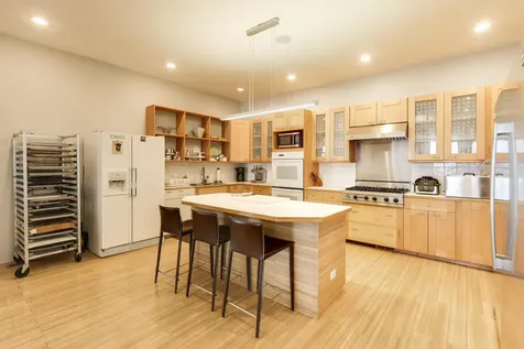 614 North Ashland Avenue Chicago IL 60622
