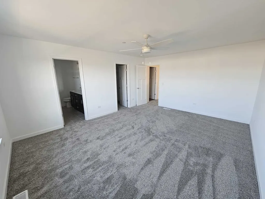 334 North Masters Drive Addison IL 60101