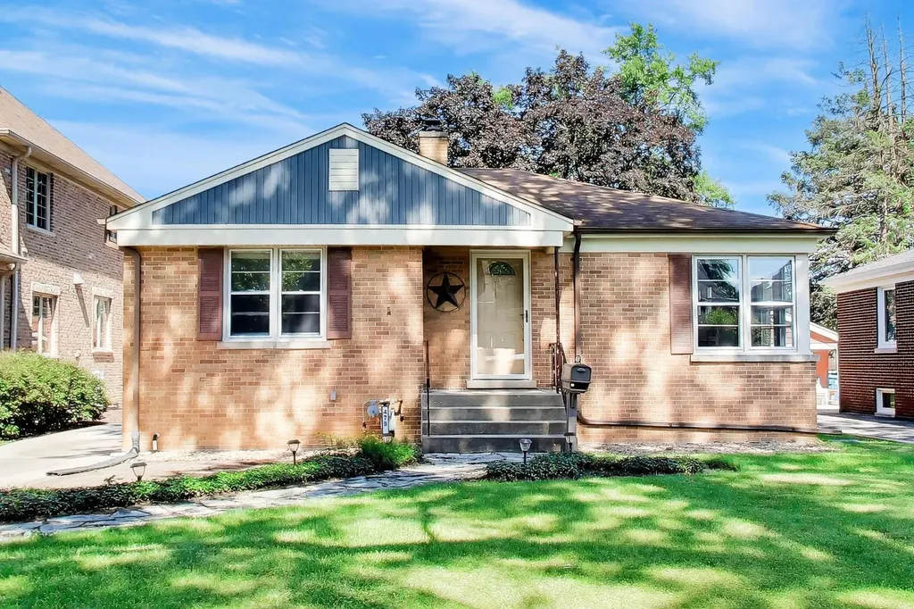 479 North Elm Avenue Elmhurst IL 60126