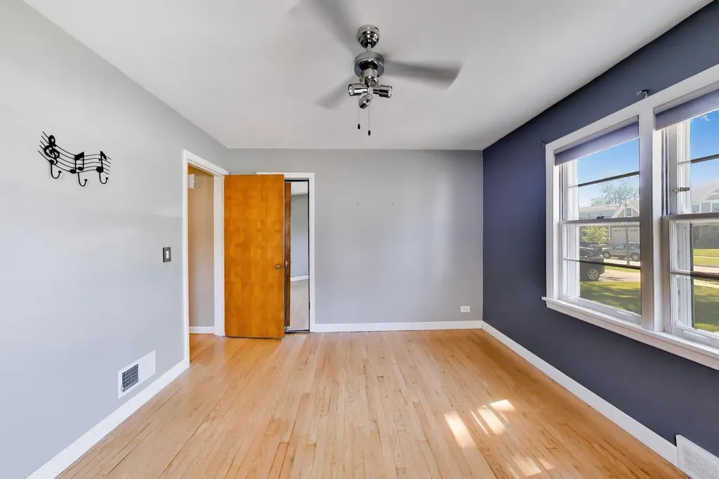 479 North Elm Avenue Elmhurst IL 60126