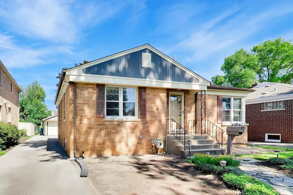 479 North Elm Avenue Elmhurst IL 60126