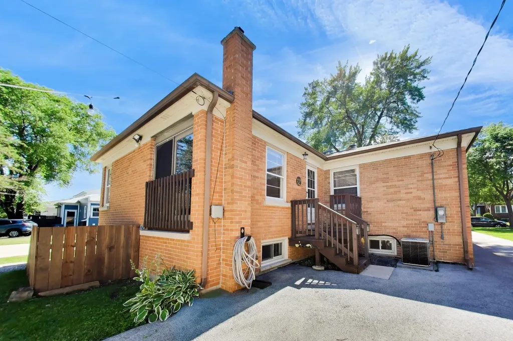 479 North Elm Avenue Elmhurst IL 60126