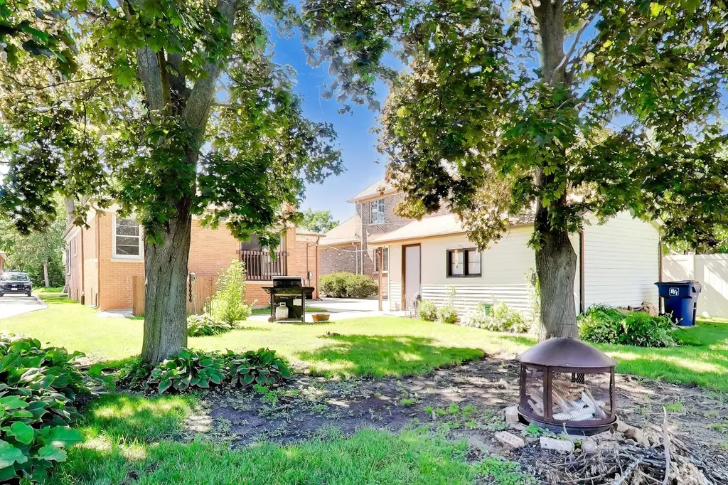 479 North Elm Avenue Elmhurst IL 60126
