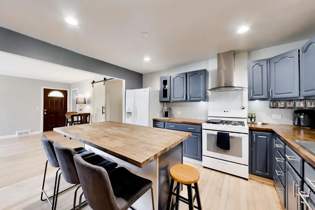 479 North Elm Avenue Elmhurst IL 60126