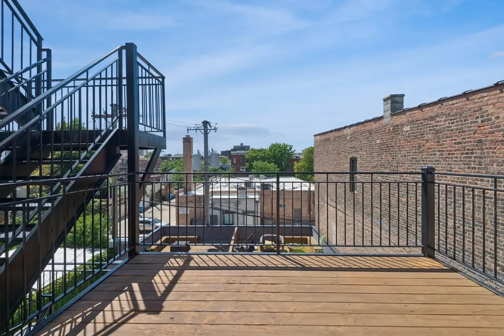 854 North May Street Chicago IL 60642