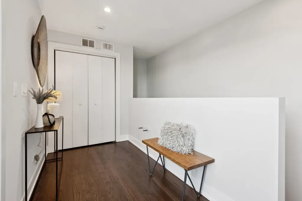 854 North May Street Chicago IL 60642
