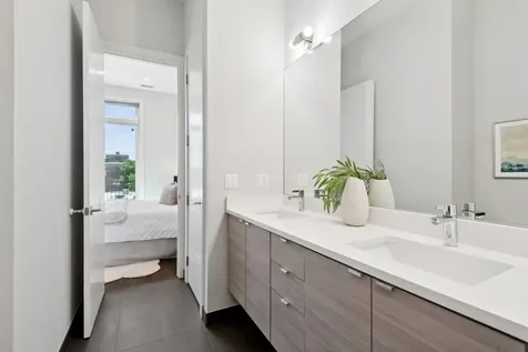 854 North May Street Chicago IL 60642