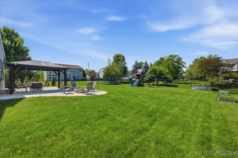 2427 Emerald Lane Yorkville IL 60560