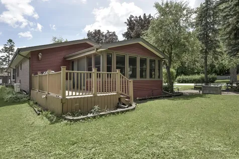 614 North Lillian Street Mchenry IL 60050