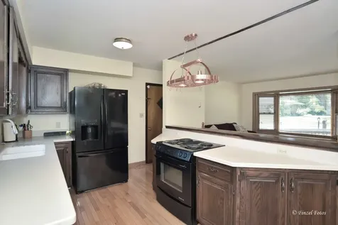 614 North Lillian Street Mchenry IL 60050