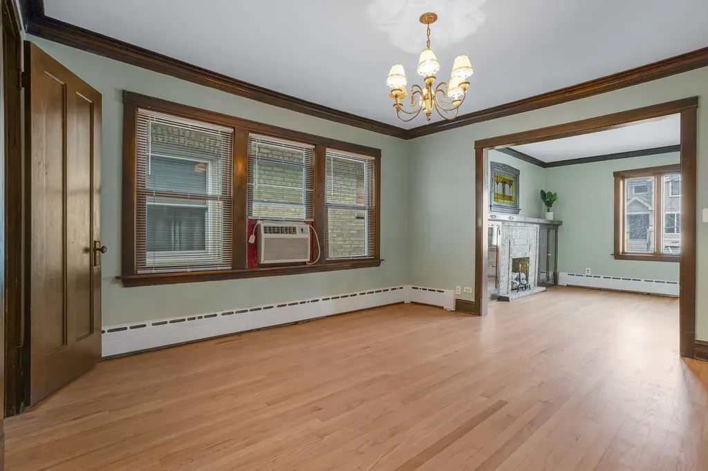 6705 North Olympia Avenue N Chicago IL 60631