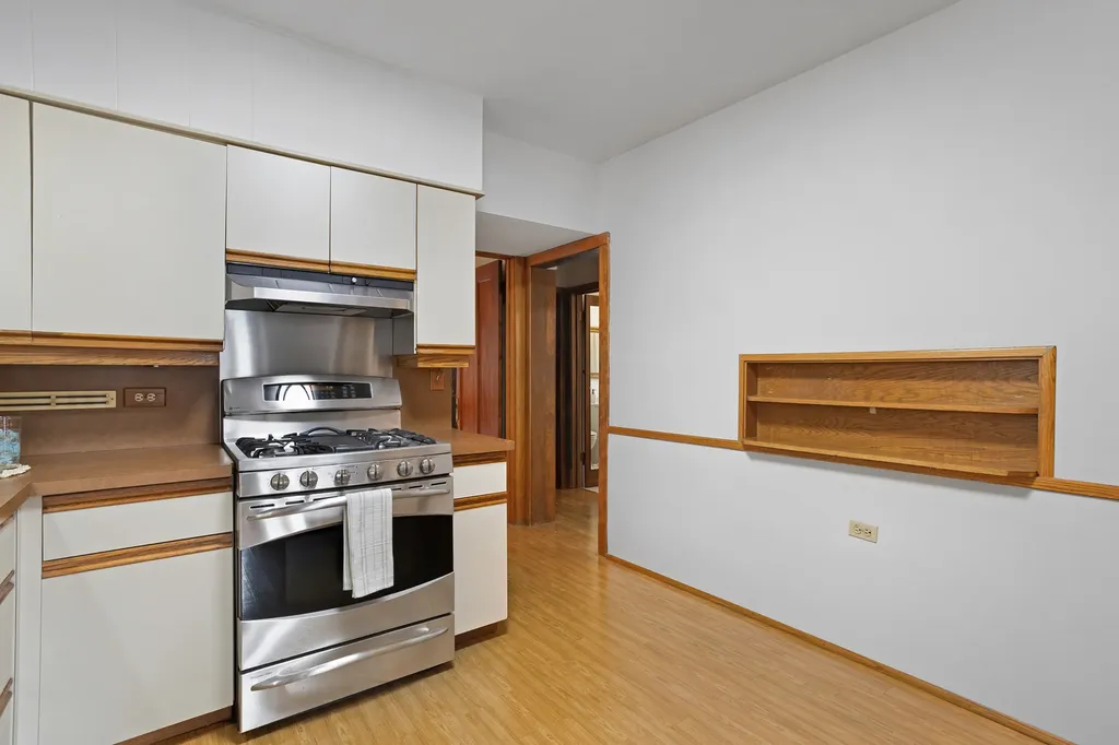 6705 North Olympia Avenue N Chicago IL 60631