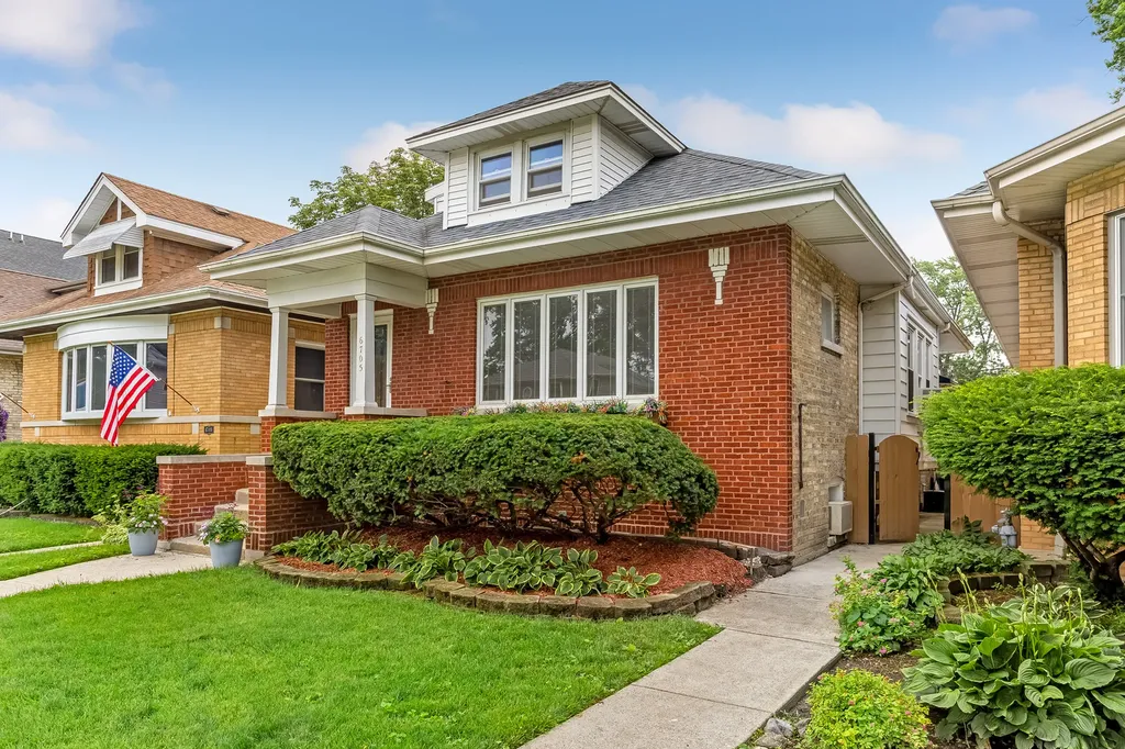 6705 North Olympia Avenue N Chicago IL 60631
