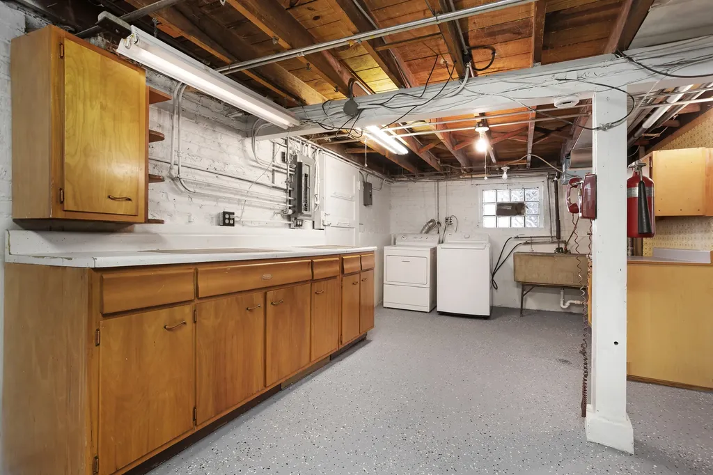 6705 North Olympia Avenue N Chicago IL 60631