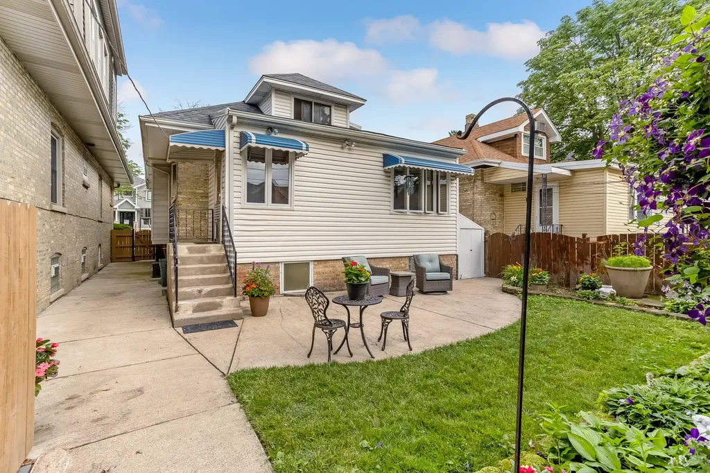 6705 North Olympia Avenue N Chicago IL 60631