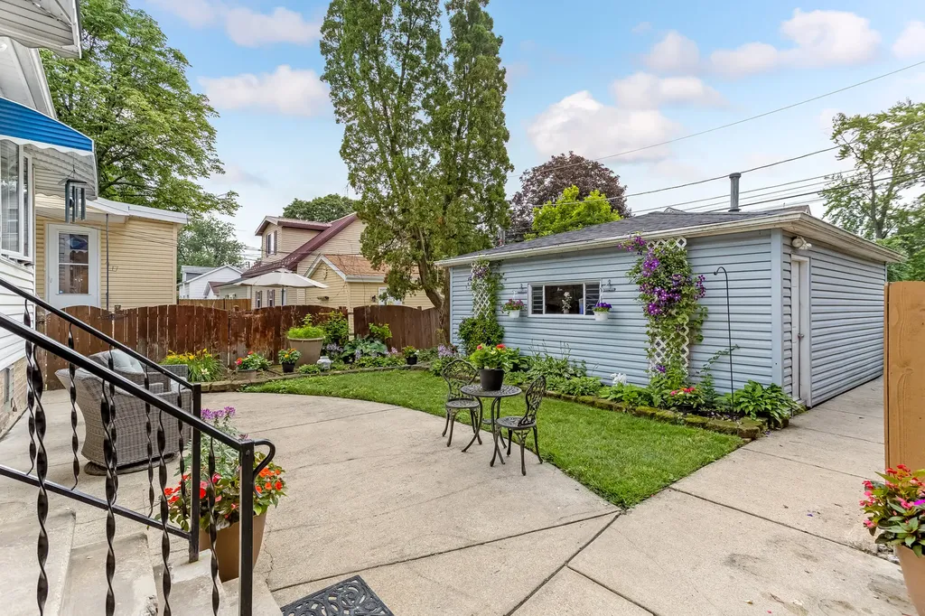 6705 North Olympia Avenue N Chicago IL 60631