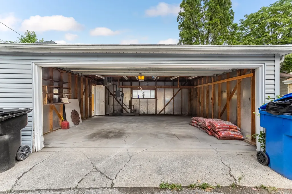 6705 North Olympia Avenue N Chicago IL 60631