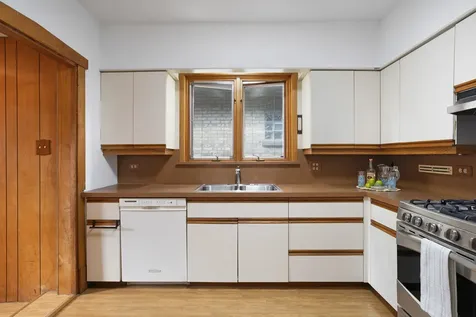6705 North Olympia Avenue N Chicago IL 60631