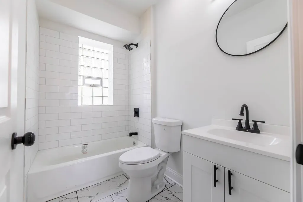 5203 South Peoria Street Chicago IL 60609