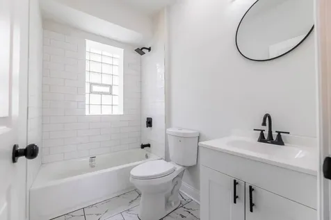 5203 South Peoria Street Chicago IL 60609
