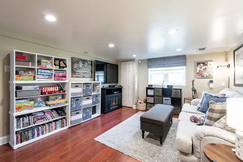 9024 30TH Street Brookfield IL 60513
