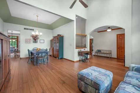 303 Torrington Drive Bloomingdale IL 60108